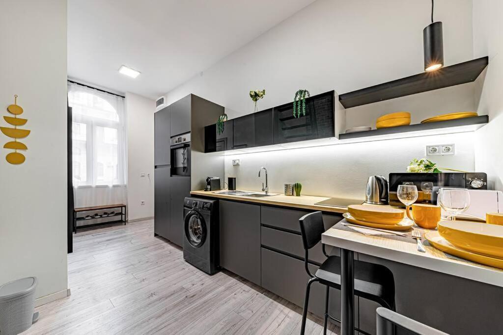 Chic Loft Bp: Industrial Gem Apartman Budapest Kültér fotó